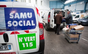 Dans le local du Samu Social.