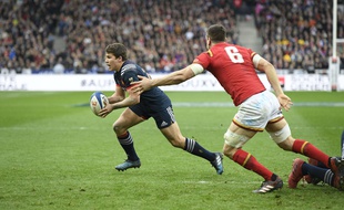 Le demi de mêlée du XV de France Antoine Dupont face au pays de Galles au Stade de France, lors du tournoi des VI Nations, le 18 mars 2017.