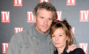 Denis Brogniart et sa femme Hortense lors des 25 ans de TV Magazine, en 2012.