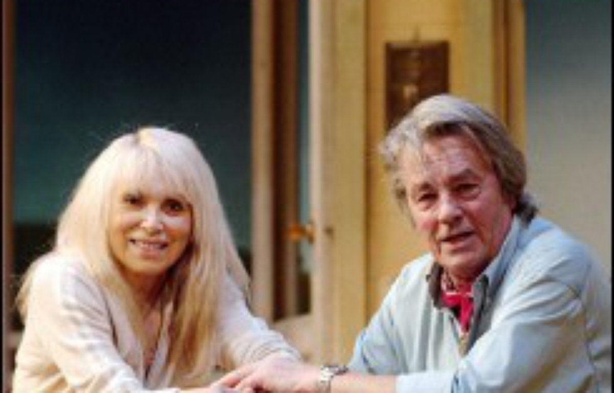 Distribution De Sur La Route De Madison VIDEO. Mireille Darc: Alain Delon serait resté avec «la femme de sa vie