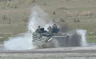 Des marines américains participent à l'exercice militaire Balikatan, à Capas, aux Philippines le 14 avril 2016