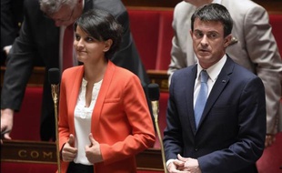 La ministre de l'Education Najat-Vallaud Belkacem et le Premier minisre Manuel Valls lors des questions au gouvernement le 12 mai 2015 à l'Assemblée nationale