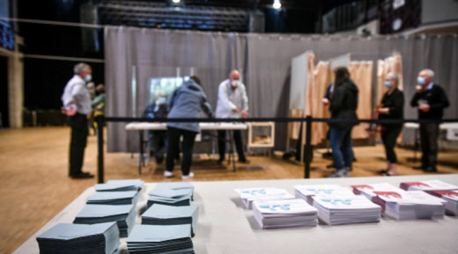 Fake off : notre rubrique fact checking - cover