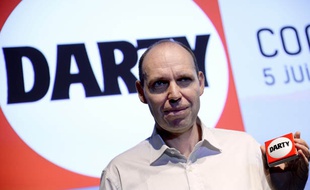 Régis Schultz, patron de Darty, présente le bouton connecté, dernière innovation de l'enseigne