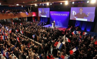 Nicolas Sarkozy a promis vendredi, s'il était réélu, de consacrer à la Corse près d'un milliard d'euros de nouveaux investissements, dont 400 millions en faveur du Plan exceptionnel d'investissements (PEI) destiné à rattraper le retard de l'île en infrastructures
