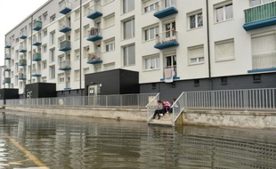 Une rue d'Elbeuf inondée par la crue de la Seine, le 5 juin 2016