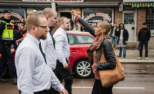 La photo de Tess Asplung, prise à Borlänge (Suède) ce 1er mai 2016, est depuis largement partagée sur la Toile.