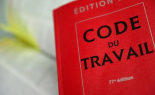 Un exemplaire du code du travail