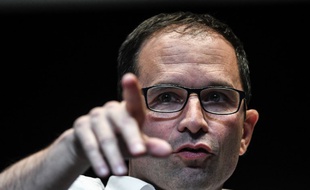 Benoît Hamon, le 2 décembre 2017 lors d'un meeting au Mans.