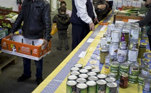 Distribution alimentaire dans une association "resto du coeur" à Villeurbanne en 2011