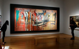 Présentation chez Christie's à New York d'un tableau géant de Jean-Michel Basquiat, le 29 avril 2016
