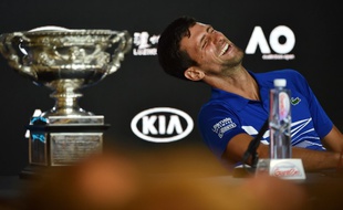 Papa Djokovic et son septième trophée de l'Open d'Australie.