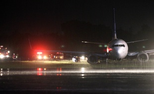 Un Boeing 737-800 de la compagnie indonésienne Garuda est sorti de piste à l'aéroport de Adisutjipto à Yogyakarta