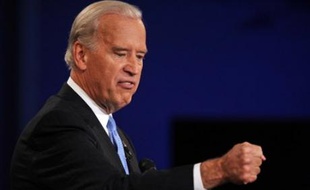 Conscients de la pente dangereuse vers laquelle les républicains essayent de les entraîner, les démocrates ont envoyé le numéro deux du ticket, Joe Biden, pour faire barrage.