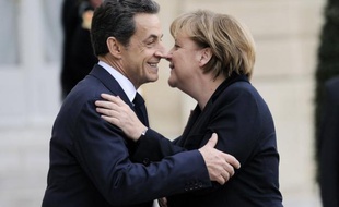 TVA sociale, réformes de l'Etat providence par le chancelier Schröder: Sarkozy ne cesse de citer l'exemple de l'Allemagne qui a gagné en compétitivité au prix de mesures d'austérité, mais il n'est pas certain que la France puisse suivre ce modèle.