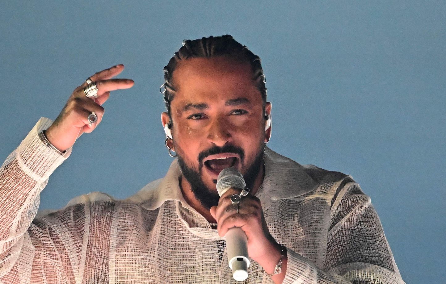 Slimane : Enquête ouverte contre le chanteur visé par une plainte pour  harcèlement sexuel