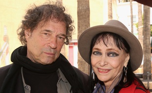 Anna Karina au côté de son époux, Dennis Berry, le 29 avril 2016 à Los Angeles.