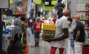 Dans un centre commercial de Mayotte (Illustration)