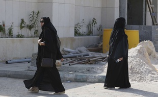 Des femmes vont voter pour les élections municipales, à Riyadh, en Arabie saoudite, en décembre 2015.