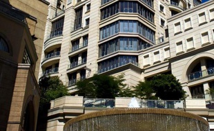 L'ancien chef des services de renseignement extérieur du Rwanda Patrick Karegeya, un opposant au président rwandais Paul Kagame, a été retrouvé mort dans un hôtel de Johannesburg, a indiqué jeudi la police sud-africaine, qui a ouvert une enquête pour meurtre.