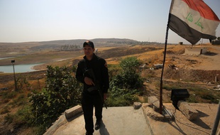 Un soldat irakien monte la garde dans le nord du pays le 24 octobre 2017.