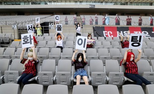Des poupées sexuelles avaient été placées dans les gradins du stade du FC Séoul, le 17 mai 2020.