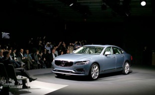 La nouvelle Volvo S90 présentée à Gothenburg, en Suède, le 2 décembre 2015