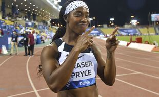 Shelly-Ann Fraser-Pryce lors du 100m de la finale de la Ligue de Diamant à Doha, en mai 2021.
