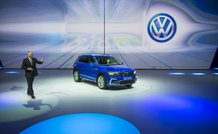 La présentation d'un modèle du géant allemand Volkswagen le 14 septembre 2015 au salon automobile de Francfort
