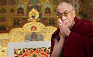 La communauté tibétaine est "en grand danger" faute de stratégie, a averti dimanche le dalaï lama qui a répété le peu de confiance qu'il témoignait aux autorités chinoises après des années d'infructueuses négociations avec Pékin sur le statut du Tibet.