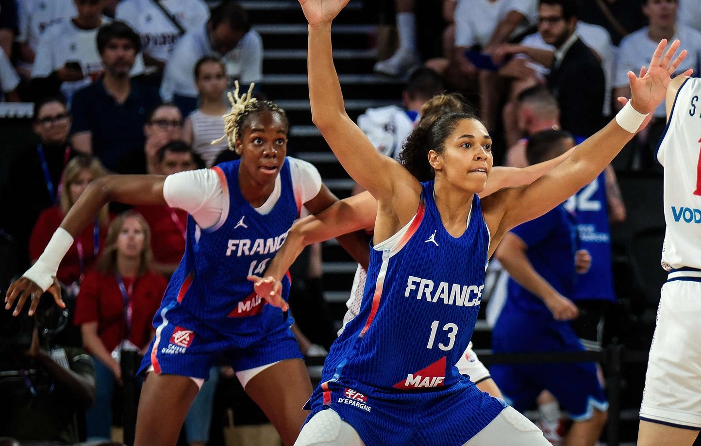 France Serbie A 18 ans Dominique Malonga a failli reussir un dunk historique pour le basket feminin tricolore