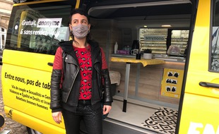 Eya Duriez, l'accompagnatrice qui va se déplacer de communes en communes, dans le Nord, avec le van «En voiture Nina et Simon.e.s».