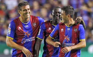 Les joueurs de Levante, lors de leur victoire contre le Real Madrid, le 18 septembre 2011 à Valence, en Liga.