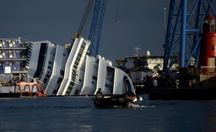 Le marché mondial de la croisière poursuit son expansion mais les industriels ont connu en 2012 une année trouble en Europe, à cause du naufrage du Costa Concordia et surtout de la crise, qui rend la clientèle économe et pèse sur les marges.