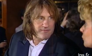Gérard Depardieu, saoûl en interview sur France 2 après son César pour Cyrano de Bergerac