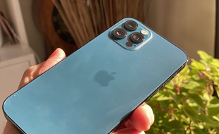 L'iPhone 12 Pro et ses trois modules photo avec capteur de 12 millions de pixels.