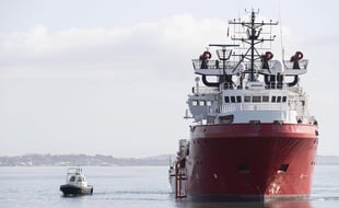 L'Ocean Viking en mer, illustration