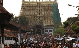 Vue le 3 juillet 2011 du temple de Sre Padmanabhaswamy, à Thiruvananthapuram, dans le sud de l'Inde, où des chercheurs ont découvert un trésor d'une valeur de 14 milliards d'euros.
