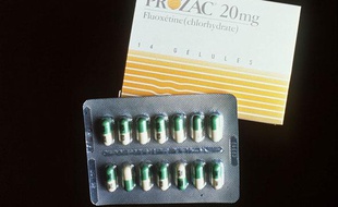 Une boîte et une plaquette de Prozac.