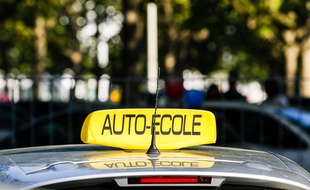 Un véhicule d'auto-école (illustration).