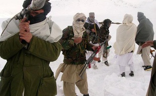 Soldats talibans dans un endroit inconnu en Afghanistan, le 16 janvier 2009.