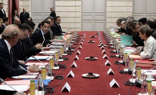Gouvernement, syndicats et patronat réunis à l'Elysée pour le sommet social, le 18 février 2009.
