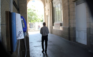 Les arcades de République, à Rennes, où de nombreux jeunes traînent, vivant de petits deals de drogue.