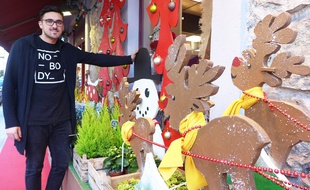 Le Niçois Ludovic Viano propose à la vente et à la location des décors de Noël en matériaux recyclés.