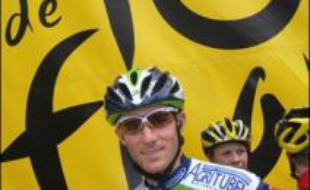 "Romain Feillu, toute la France est avec toi!": la banderole était bien en évidence, mercredi, dans un virage du bourg de Villiers-Saint-Georges (Seine-et-Marne), sur la quatrième étape du Tour.
