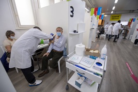 Un centre de vaccination en Suisse, à Génève.
