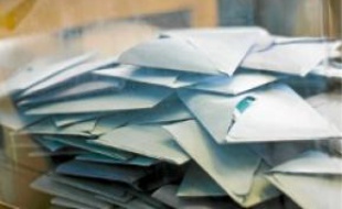 58 % des sondés estiment que le clivage droite-gauche est dépassé.