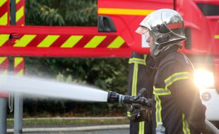 Illustration d'un pompier intervenant sur un incendie (illustration).