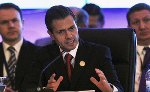 Le président mexicain Enrique Peña Nieto a promulgué vendredi la réforme constitutionnelle qui met fin à 75 ans de monopole de l'Etat sur les ressources énergétiques.