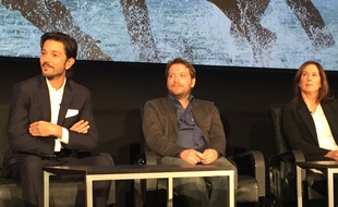 Diego Luna, Garet Edwards et Kathleen Kennedy à la conférence de presse
